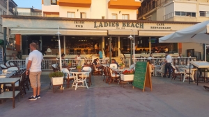 ladies beach irish pub