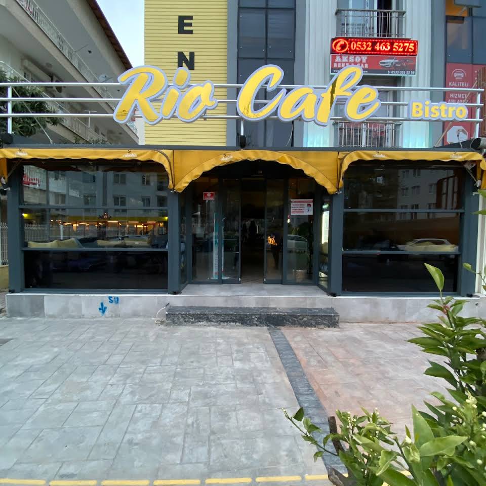 RIO CAFE BISTRO 3
