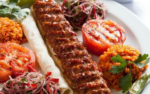AVSALLAR KEBAP SALONU 1 KEBAPCI 2